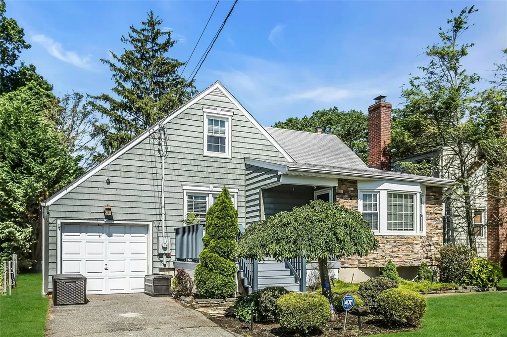 533 Forest Avenue Massapequa NY 11758
