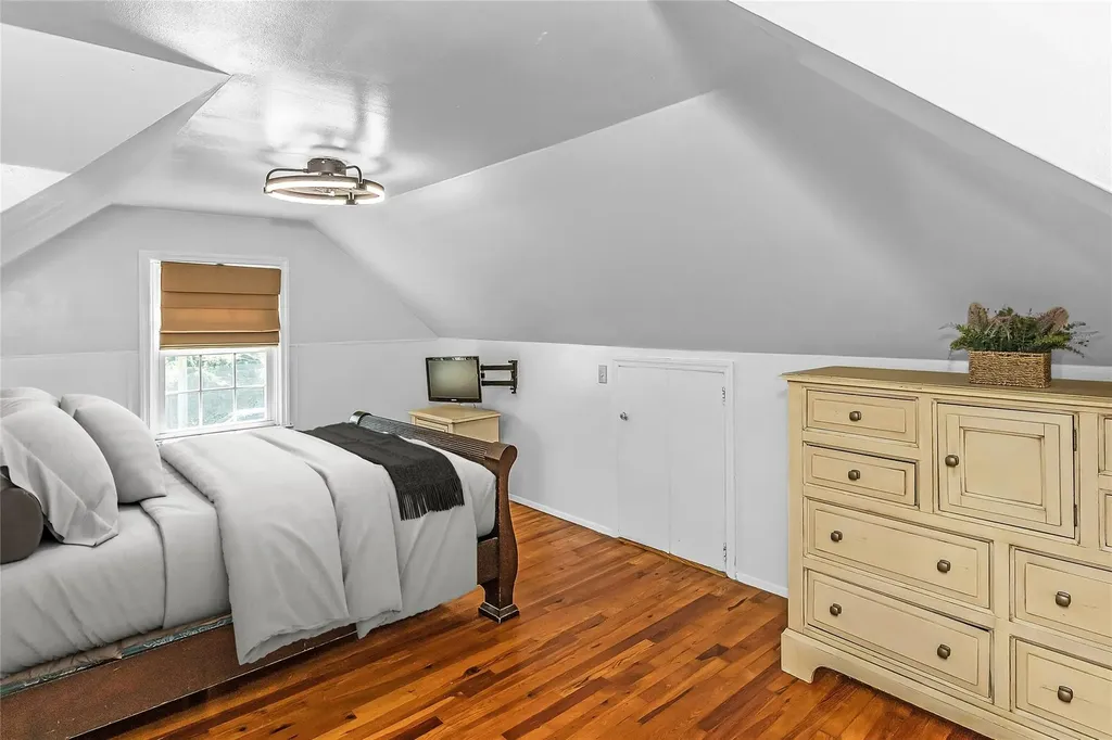 533 Forest Avenue Massapequa NY 11758