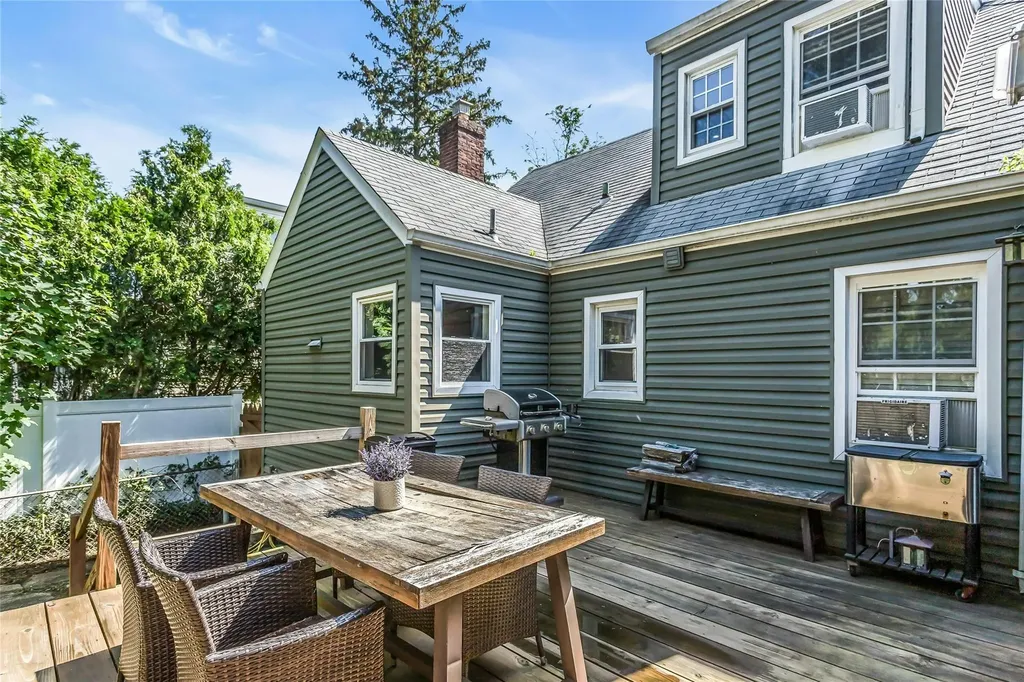 533 Forest Avenue Massapequa NY 11758