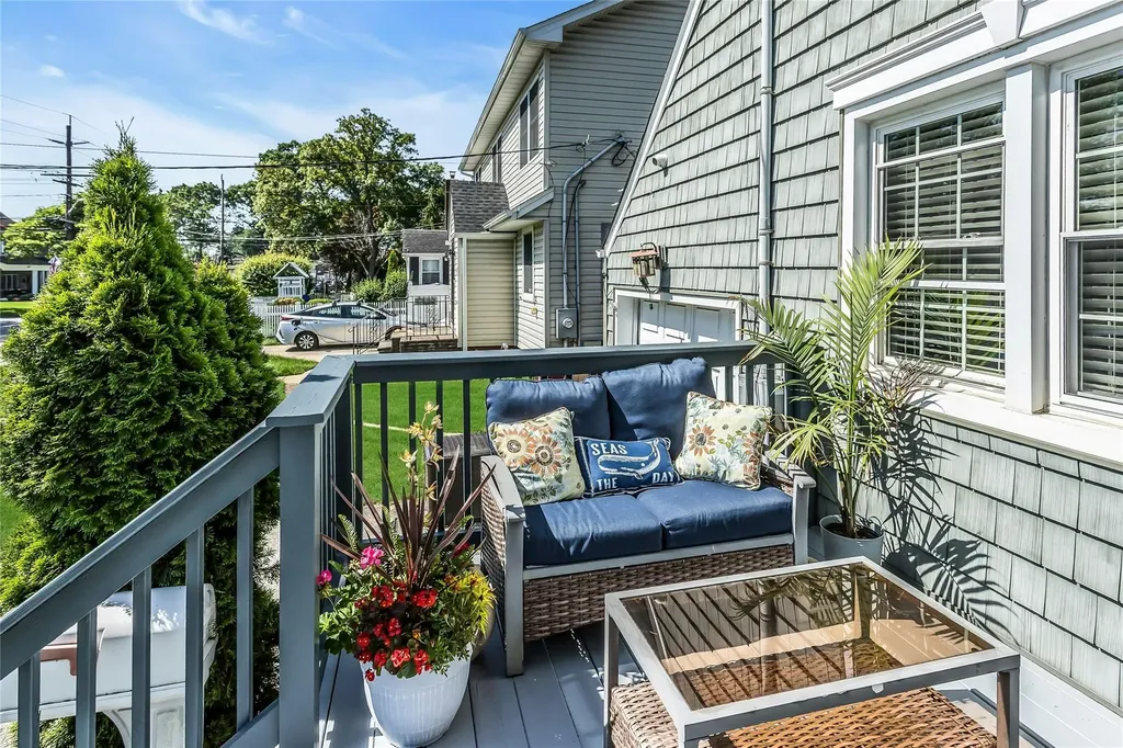 533 Forest Avenue Massapequa NY 11758