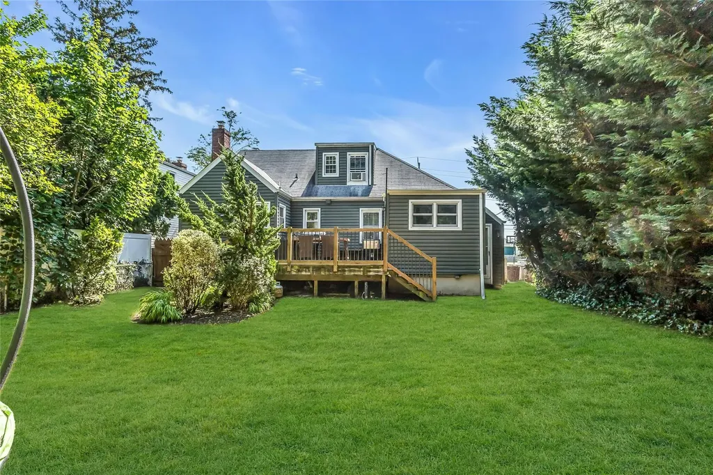 533 Forest Avenue Massapequa NY 11758