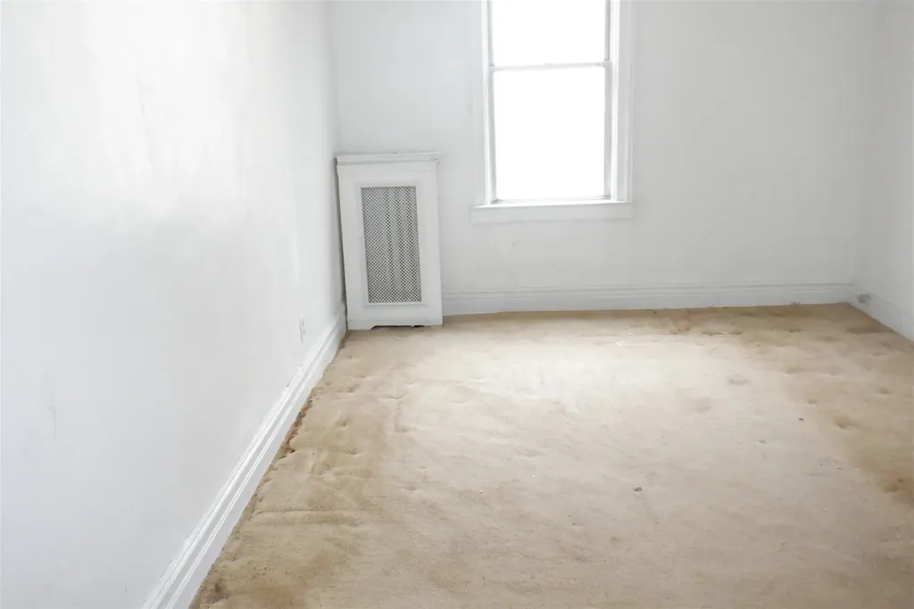 301 E 40th Street Brooklyn NY 11203