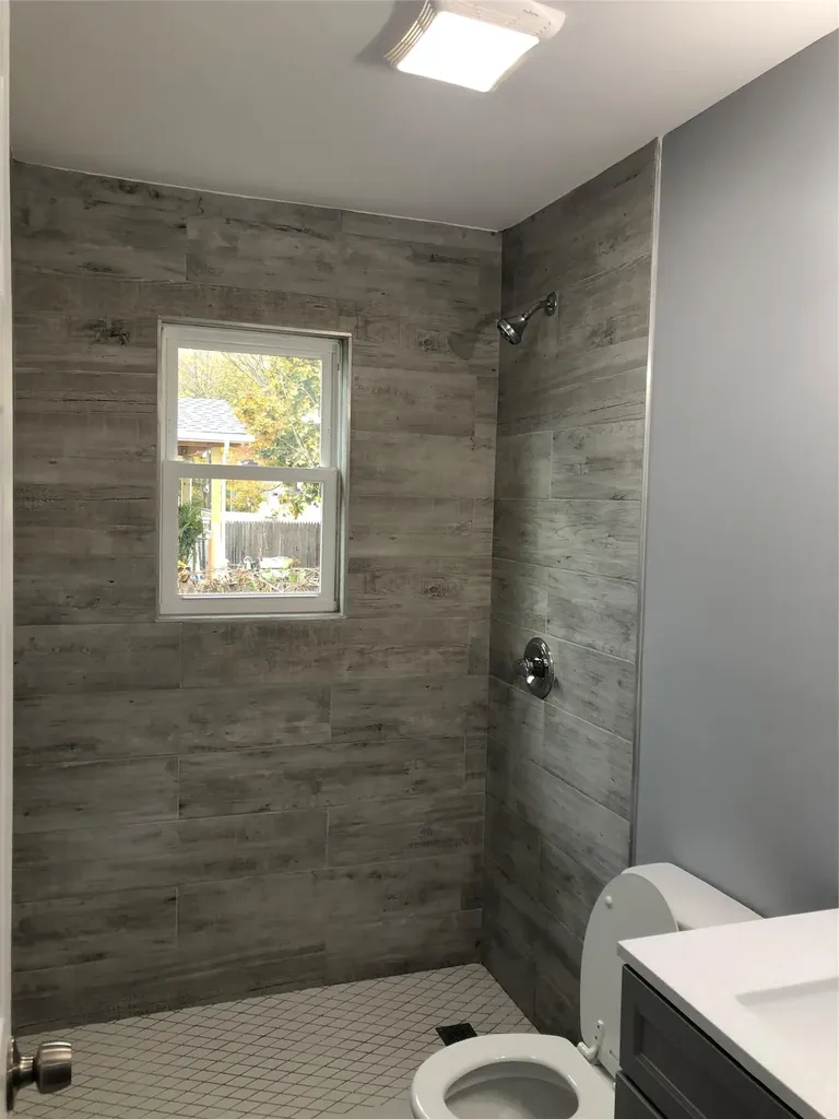 129 43rd Street Copiague NY 11726