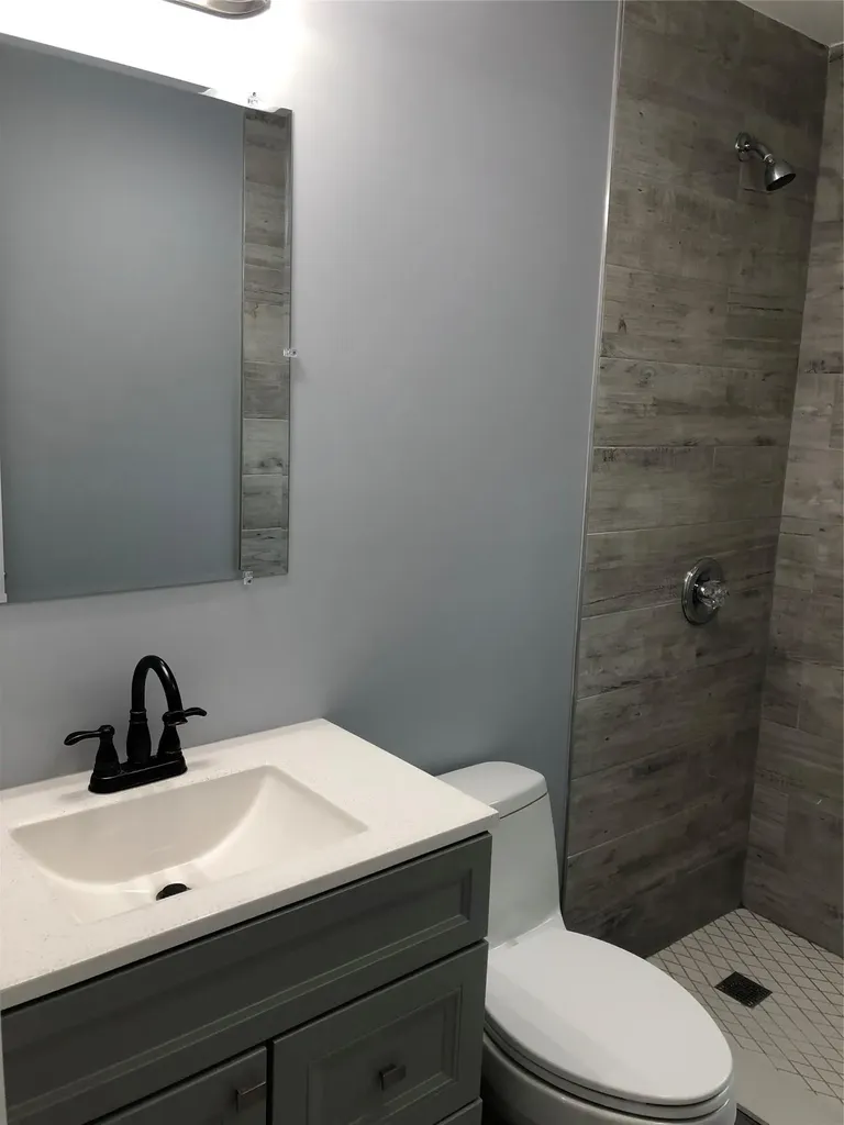 129 43rd Street Copiague NY 11726