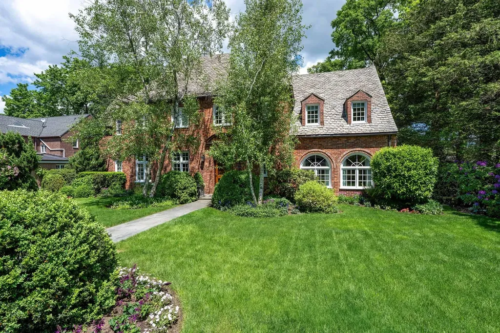 40 Elm Lane Bronxville NY 10708