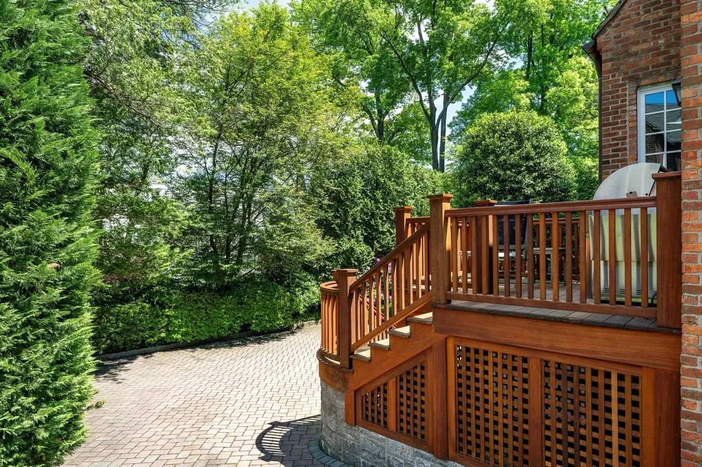 40 Elm Lane Bronxville NY 10708