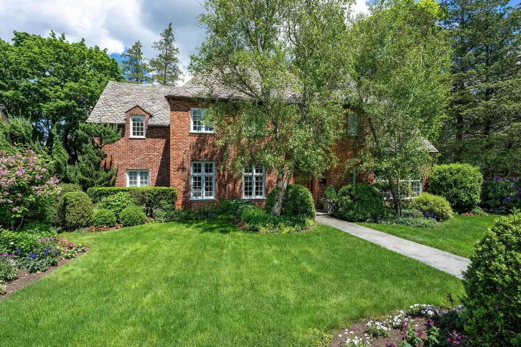 40 Elm Lane Bronxville NY 10708