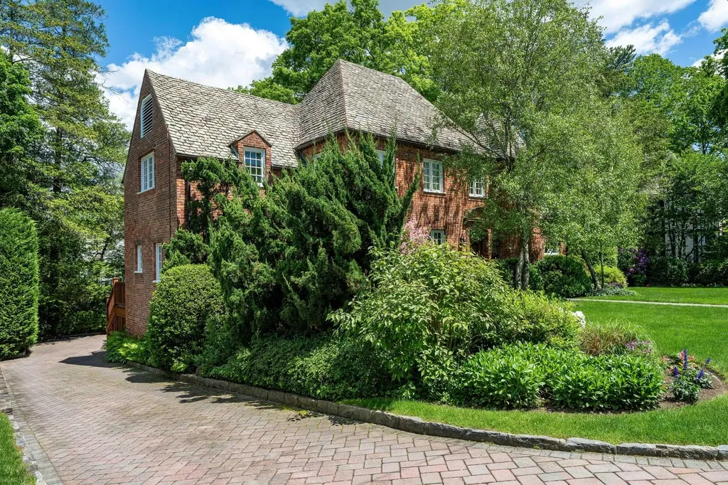 40 Elm Lane Bronxville NY 10708