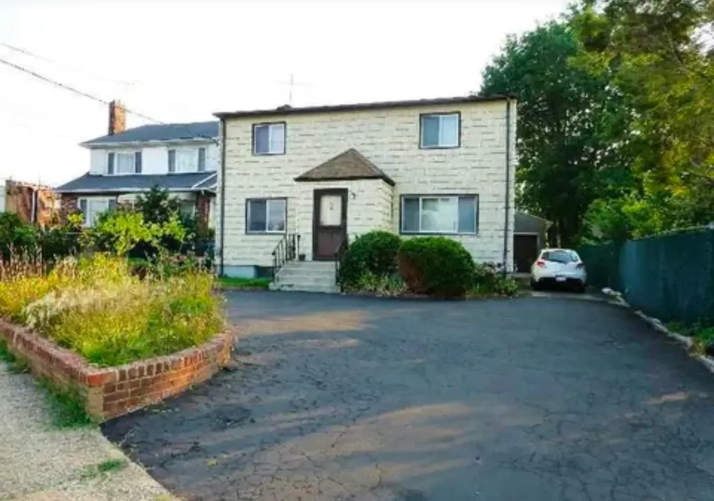 319 Mill Road Hewlett NY 11557