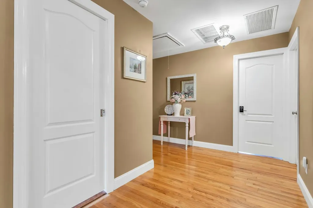 234 S Pershing Avenue Bethpage NY 11714