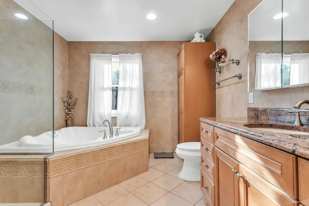 234 S Pershing Avenue Bethpage NY 11714