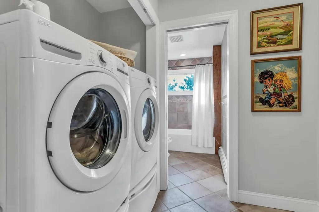 234 S Pershing Avenue Bethpage NY 11714