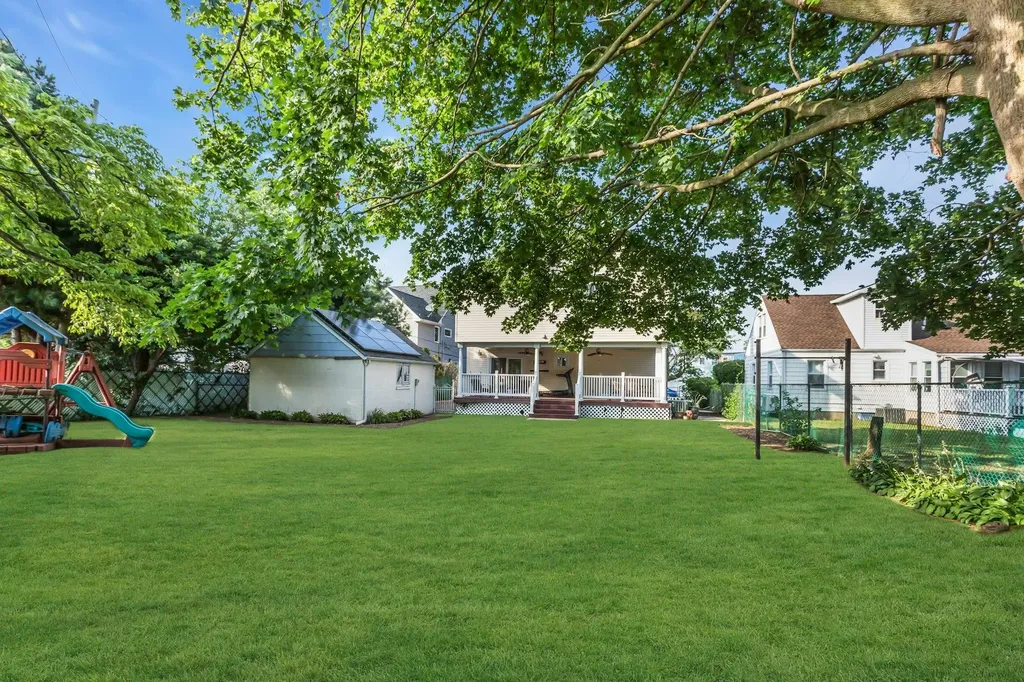 234 S Pershing Avenue Bethpage NY 11714