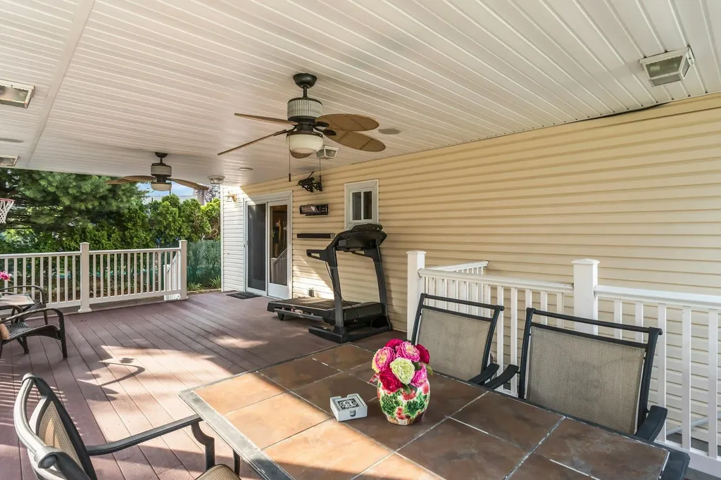 234 S Pershing Avenue Bethpage NY 11714