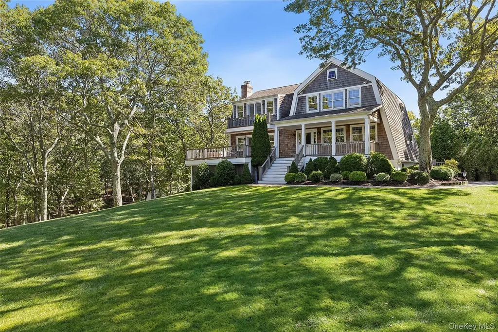 22 Old Trail Road Water Mill NY 11976