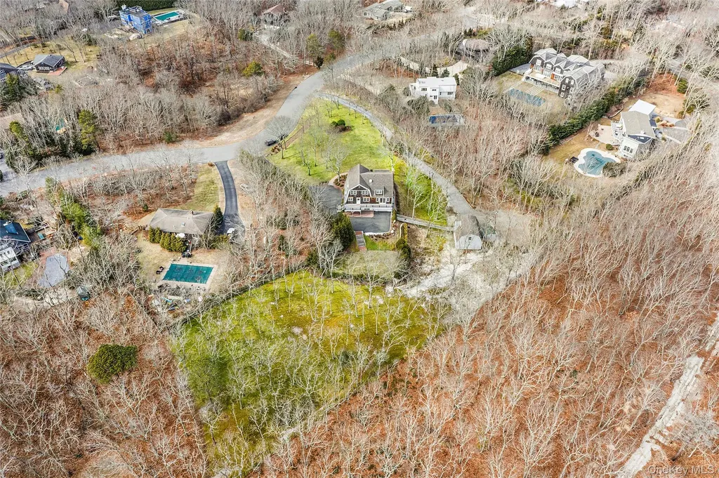 22 Old Trail Road Water Mill NY 11976