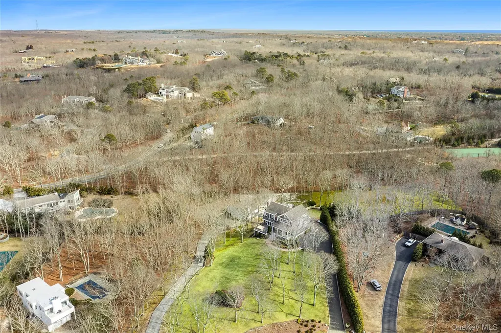 22 Old Trail Road Water Mill NY 11976