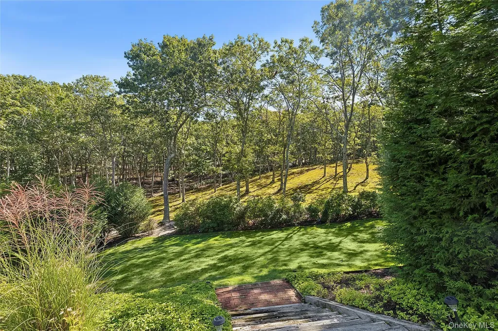 22 Old Trail Road Water Mill NY 11976