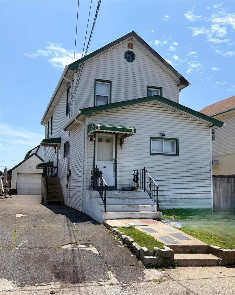 23 Park Avenue Lawrence NY 11559