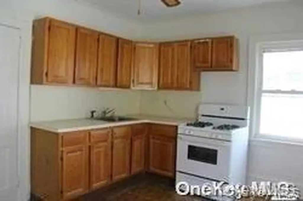 23 Park Avenue Lawrence NY 11559