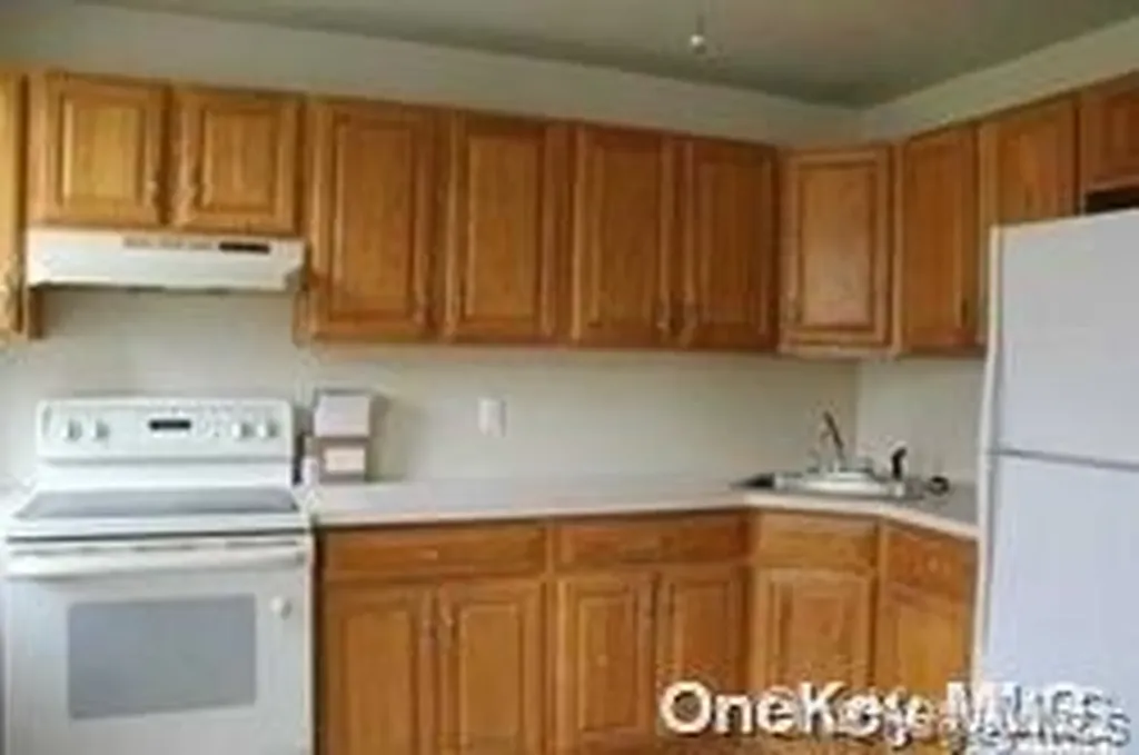 23 Park Avenue Lawrence NY 11559