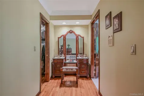 1537 Laurel Hollow Road Laurel Hollow NY 11791