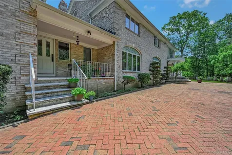1537 Laurel Hollow Road Laurel Hollow NY 11791