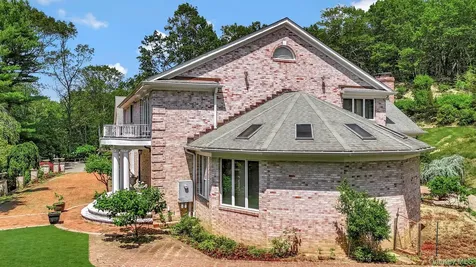 1537 Laurel Hollow Road Laurel Hollow NY 11791