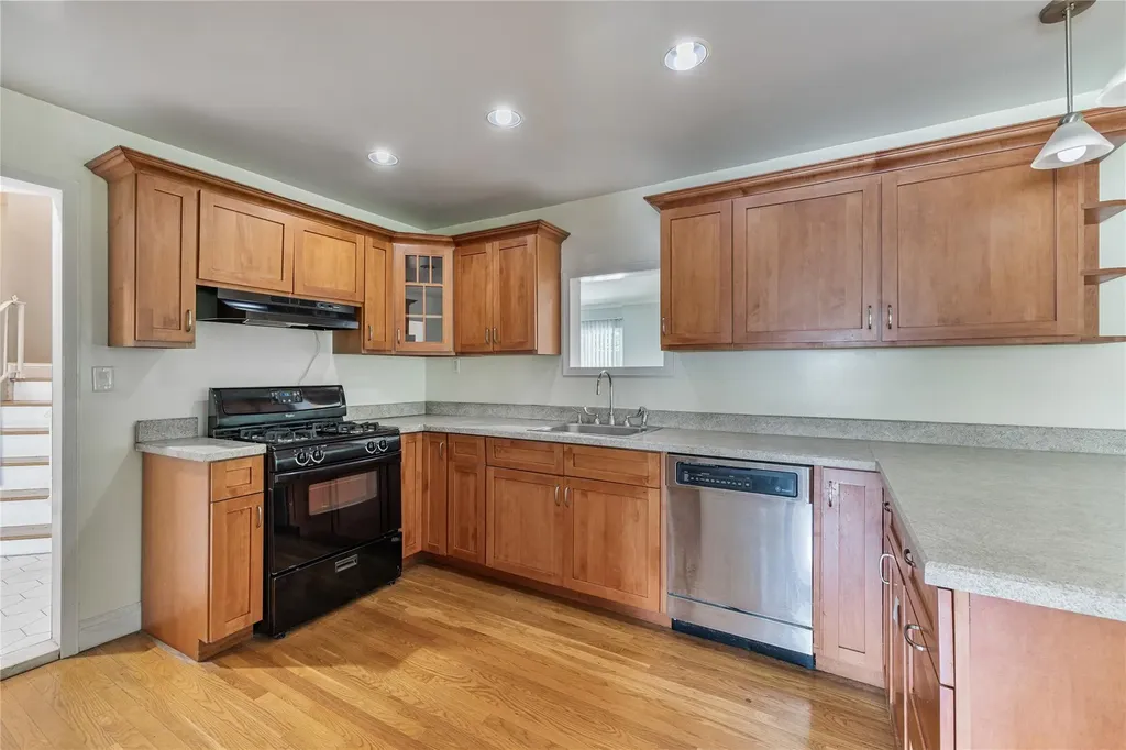10 Salem Court Spring Valley NY 10977