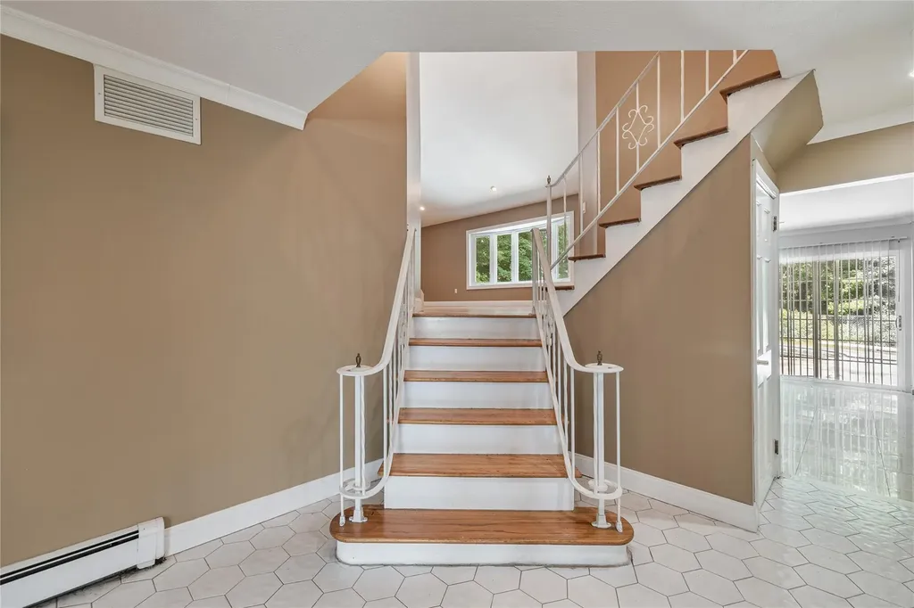 10 Salem Court Spring Valley NY 10977