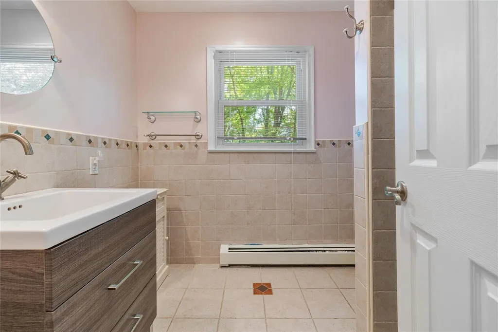 10 Salem Court Spring Valley NY 10977
