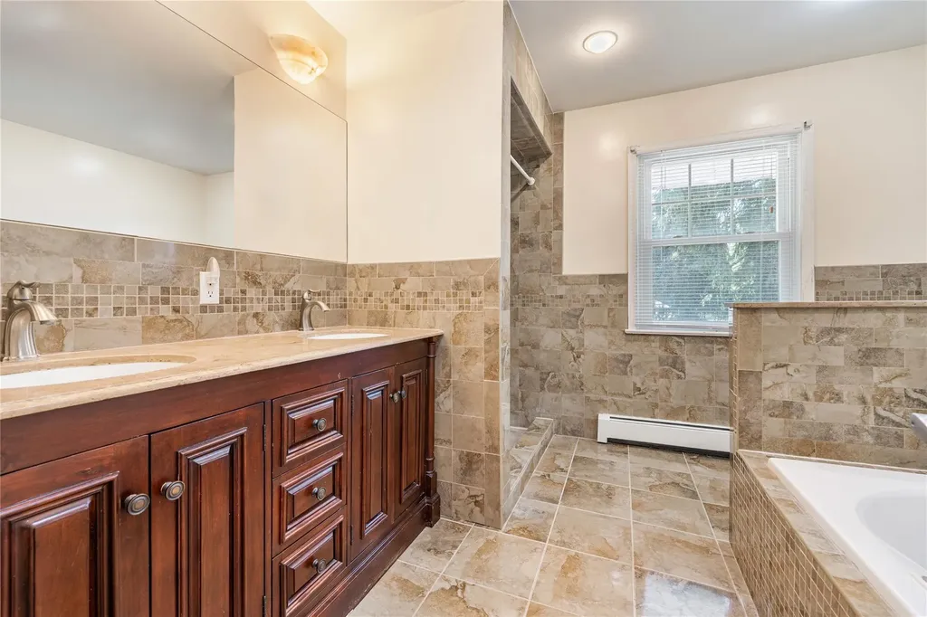 10 Salem Court Spring Valley NY 10977