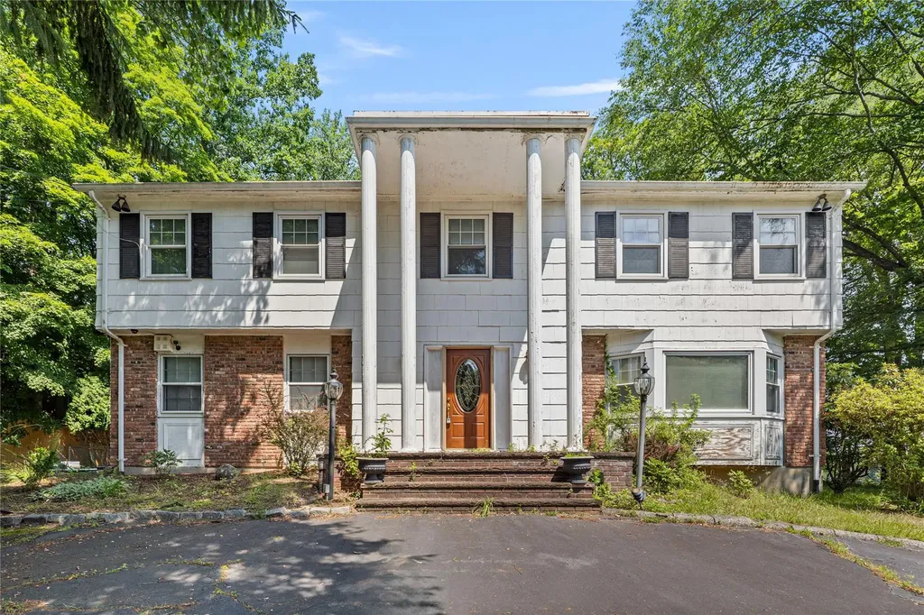 10 Salem Court Spring Valley NY 10977
