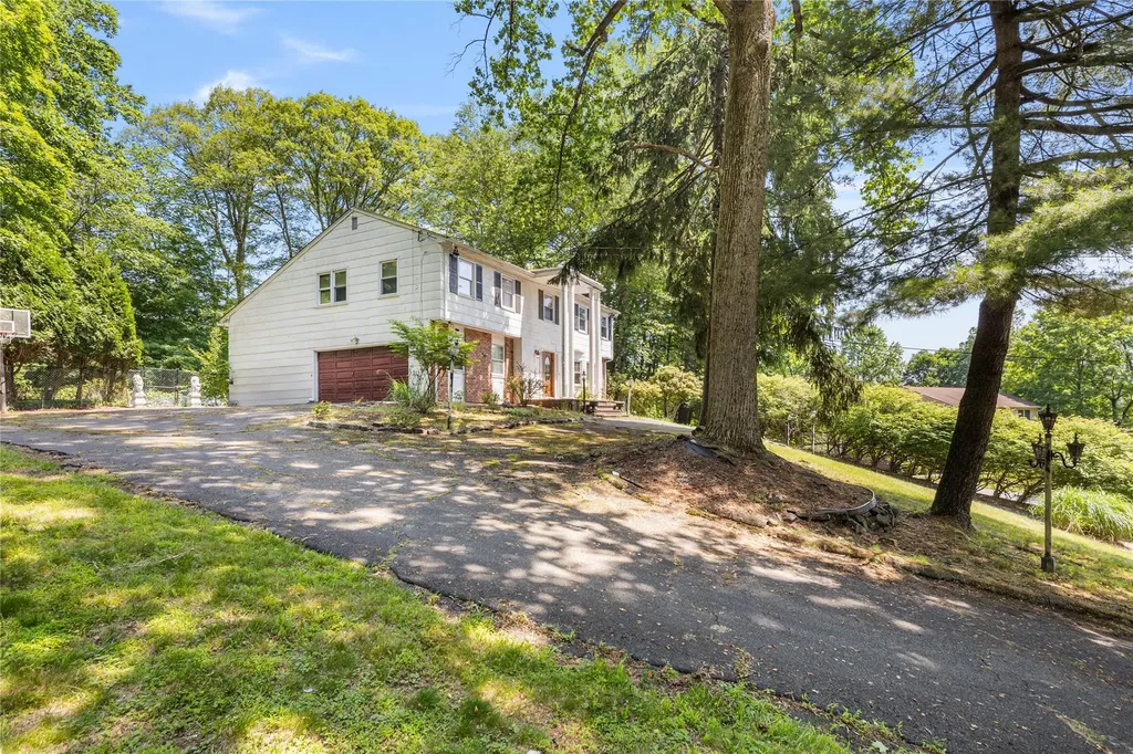 10 Salem Court Spring Valley NY 10977