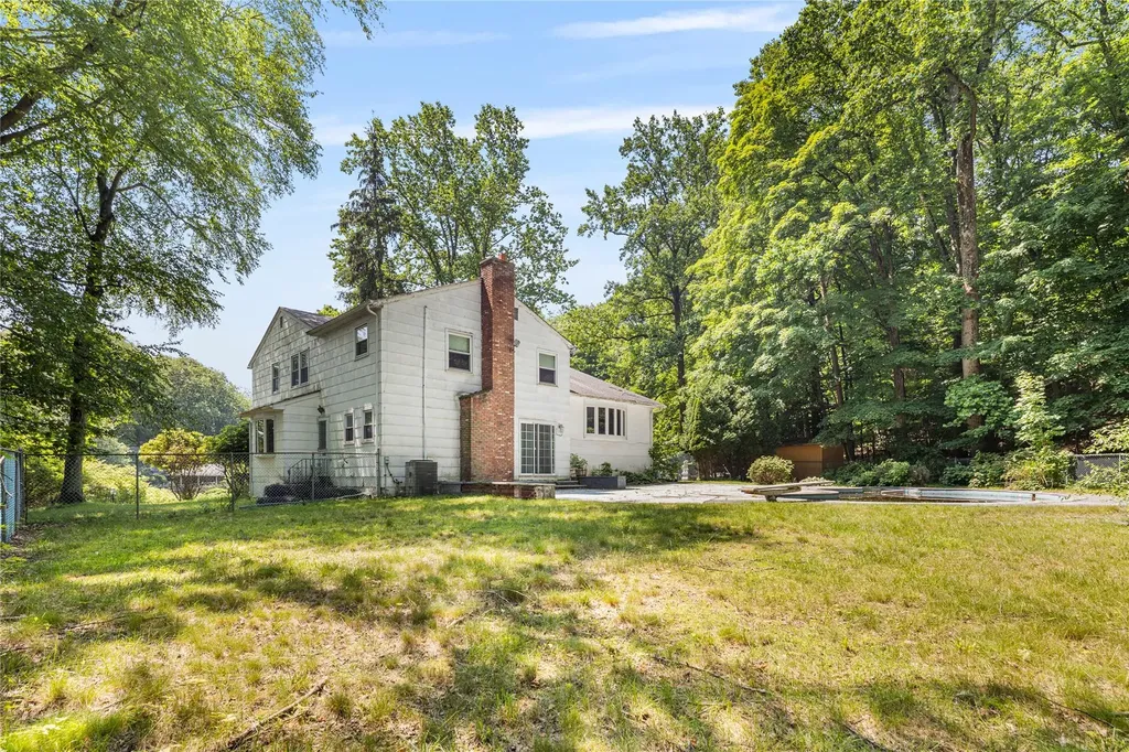 10 Salem Court Spring Valley NY 10977