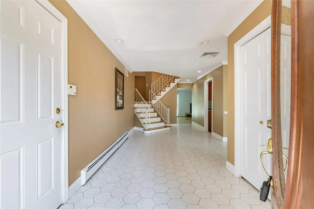 10 Salem Court Spring Valley NY 10977