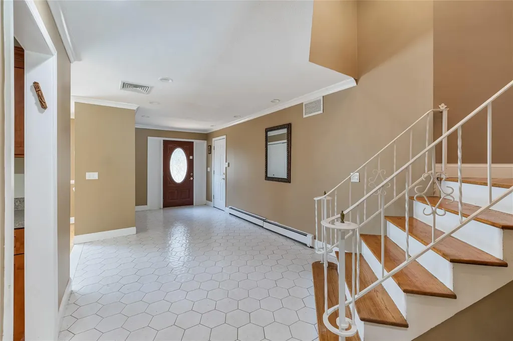 10 Salem Court Spring Valley NY 10977