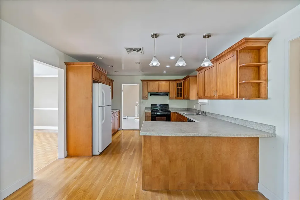 10 Salem Court Spring Valley NY 10977