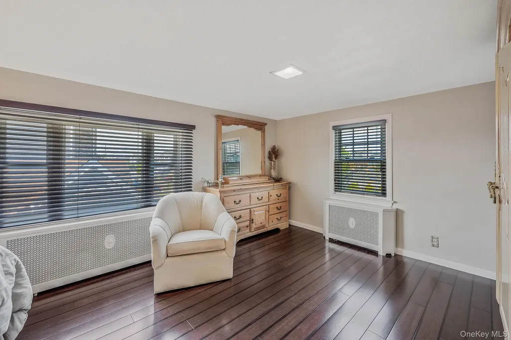 87 E Shore Drive Babylon NY 11702