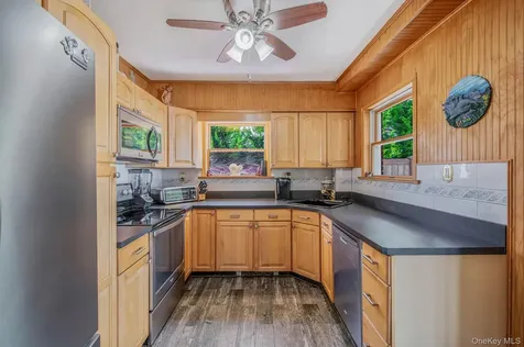 87 E Shore Drive Babylon NY 11702