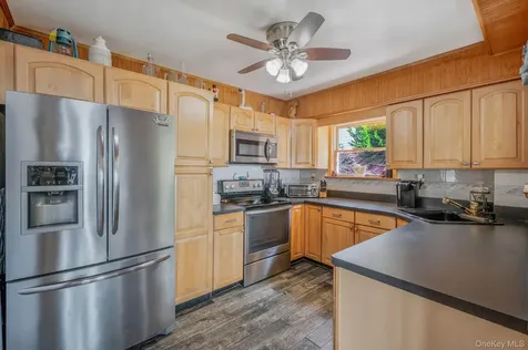 87 E Shore Drive Babylon NY 11702