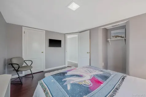 87 E Shore Drive Babylon NY 11702