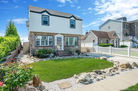 87 E Shore Drive Babylon NY 11702