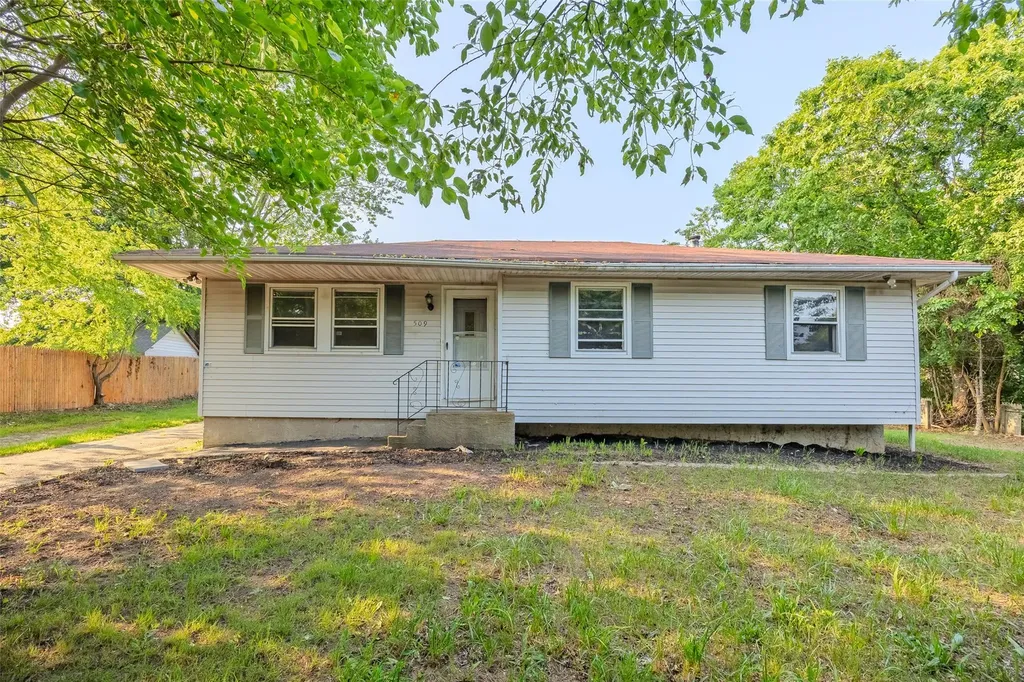 509 Hampton Avenue Bellport NY 11713