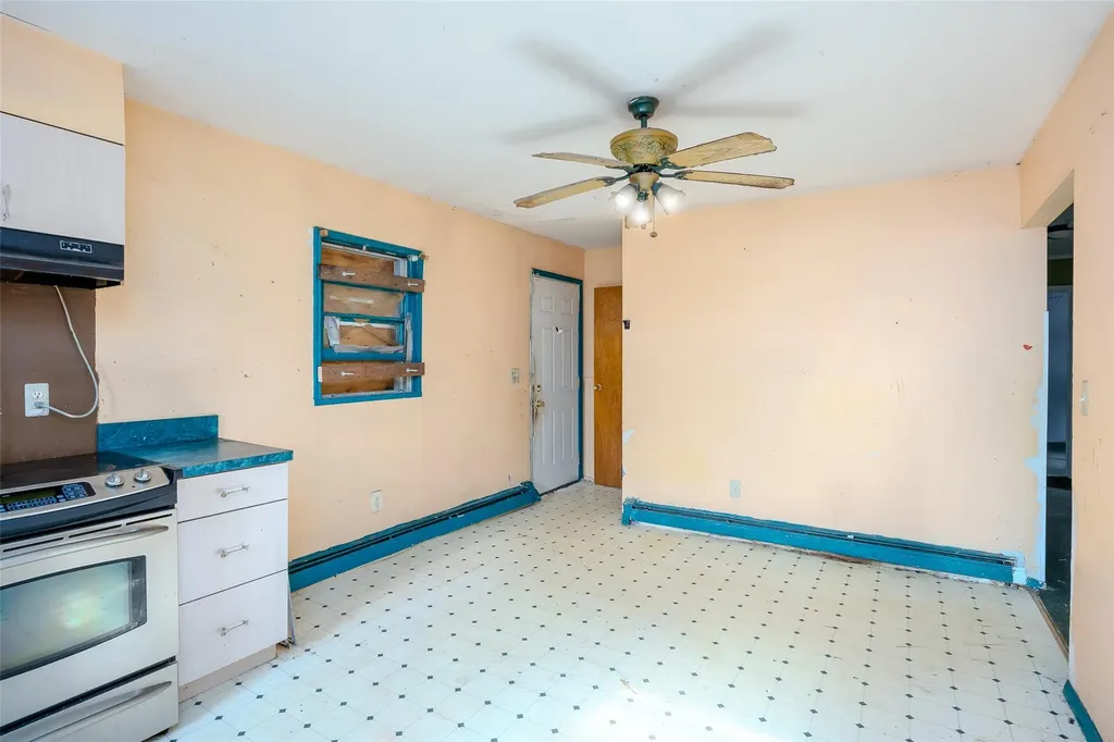 509 Hampton Avenue Bellport NY 11713