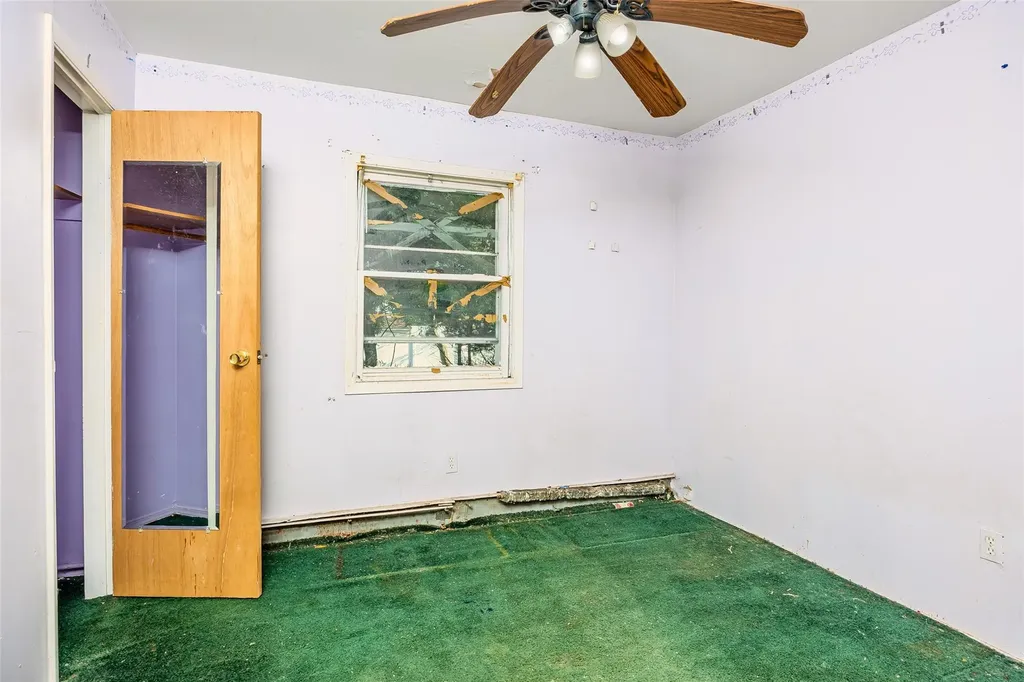 509 Hampton Avenue Bellport NY 11713