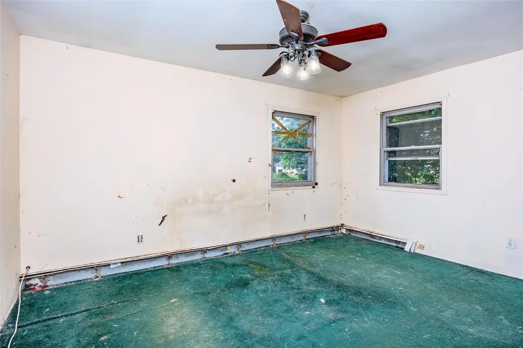 509 Hampton Avenue Bellport NY 11713