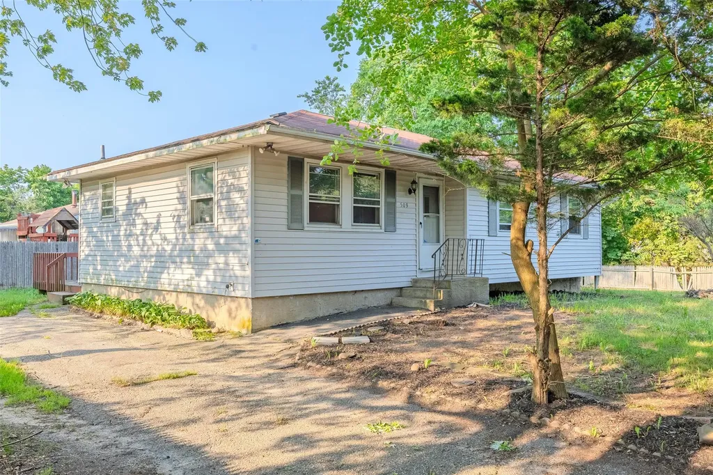 509 Hampton Avenue Bellport NY 11713