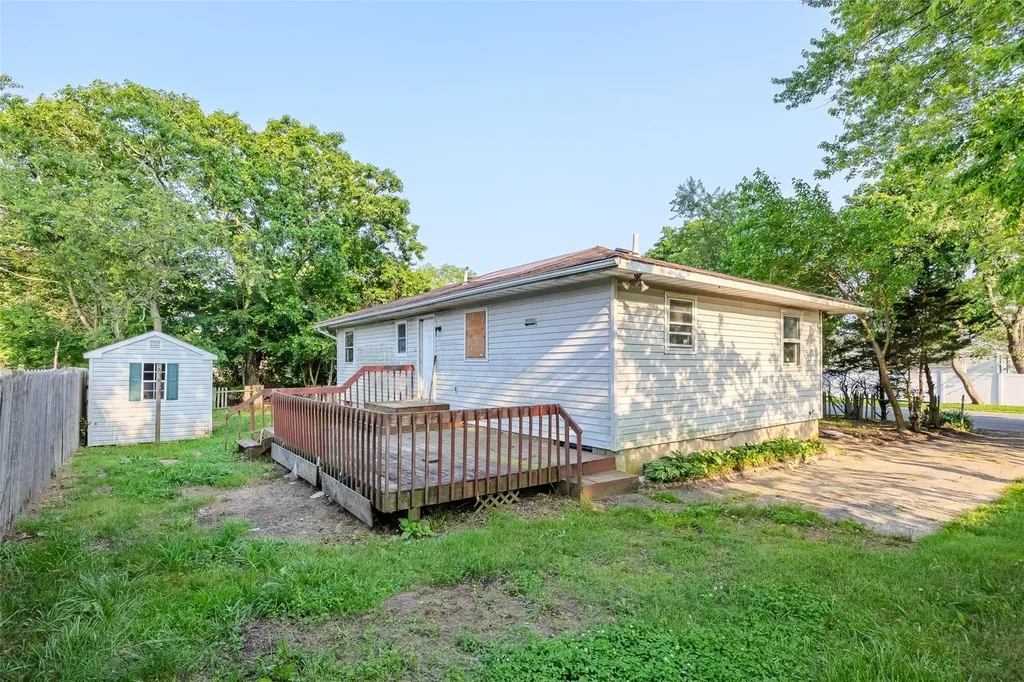 509 Hampton Avenue Bellport NY 11713
