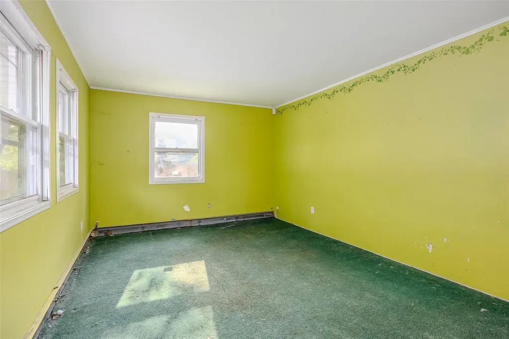 509 Hampton Avenue Bellport NY 11713